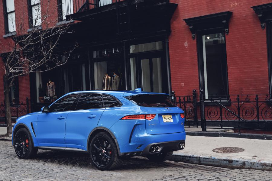  Jaguar F-Pace SVR 2018 года  (NA) (фото 11 из 40)